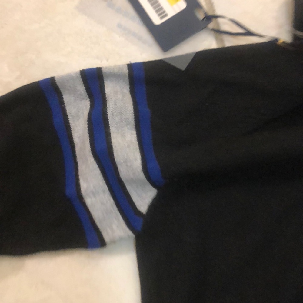 Sweater - Picture 6 of 6